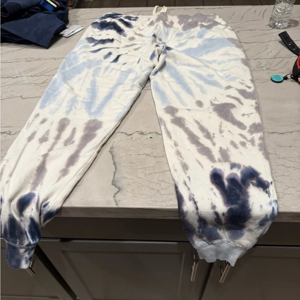 Z Supply Tie-Dye Joggers - Picture 9 of 16